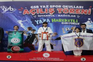 Silivrili Minik Karateciler İstanbul Şampiyonası’nda madalyaları topladı