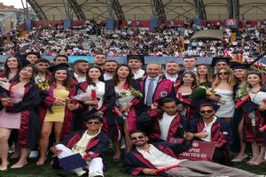 link İstanbul Rumeli Üniversitesi’nde mezuniyet coşkusu