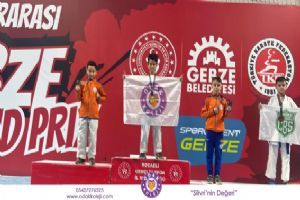 Silivri Odak Koleji öğrencisi Yağız Ali Daşcan, Uluslararası Gebze Grand Prix'te şampiyon oldu