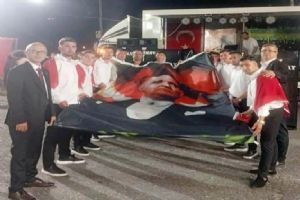 link Silivri İYİ Parti İlçe Başkanı Mert Erişken, Sayalar’da asker gecesine katıldı