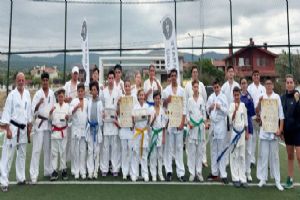 link Silivri Karaca Dojo’da dört günlük kamp kuşak sınavıyla tamamlandı