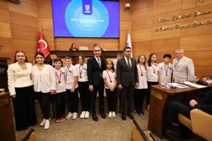 link Silivri’nin şampiyon sporcularına mecliste ödül
