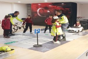 link Silivri Namık Kemal İlkokulu’nda Mobil Trafik Eğitimi