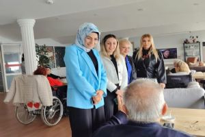 Silivri MHP’li kadınlardan büyüklere vefa