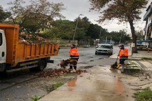 link Silivri Belediyesi ekipleri yağışın olumsuz etkilerine karşı sahada