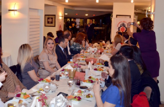 Işıklar, hekimleri yalnız bırakmadı