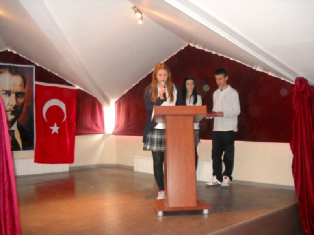 Balkanlı öğrenciler M.Akif Ersoy’u andı