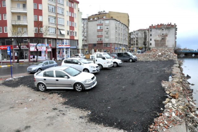 “Kimin malını, kime kiralıyorlar?”