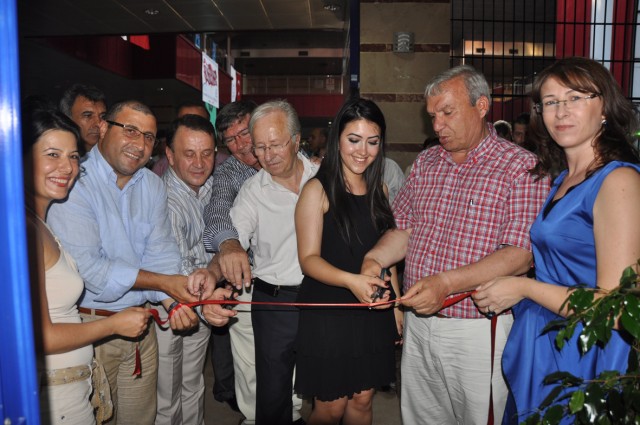 SİLİVRİ BELEDİYESİ KÜLTÜR MERKEZİ KURSİYERLERİNDEN KARMA RESİM SERGİSİ