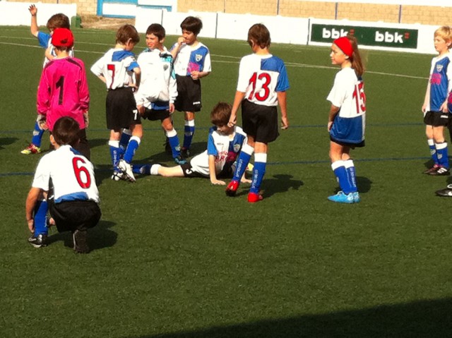 KIZLARIMIZ HAYDİ FUTBOLA