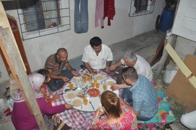 CHP’lir iftar sofrasını Mimar Sinan’da kurdu