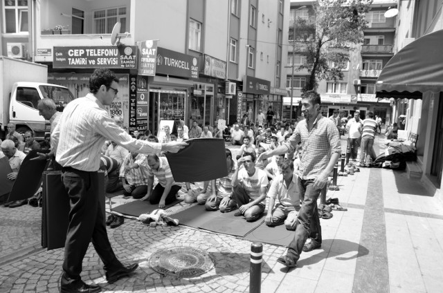 İbadet hijyen içinde yapılıyor