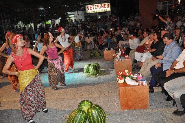 Kadıköy “Ahenk”le dans etti