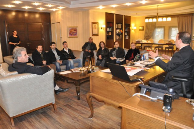 Esnaf ‘Sağlık Ocağı’ için imza topladı
