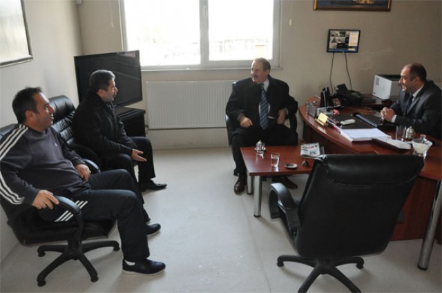 CHP, eğitimcilerin nabzını tutuyor