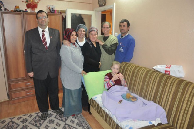 Minik Ecem’e CHP’den moral