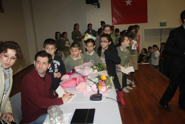 Öğrenciler, yazar Öze’yle buluştu!