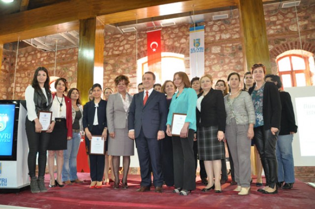 ‘YEREL YÖNETİMLERDE GİRİŞİMCİ KADININ YERİ’ DEĞERLENDİRİLDİ