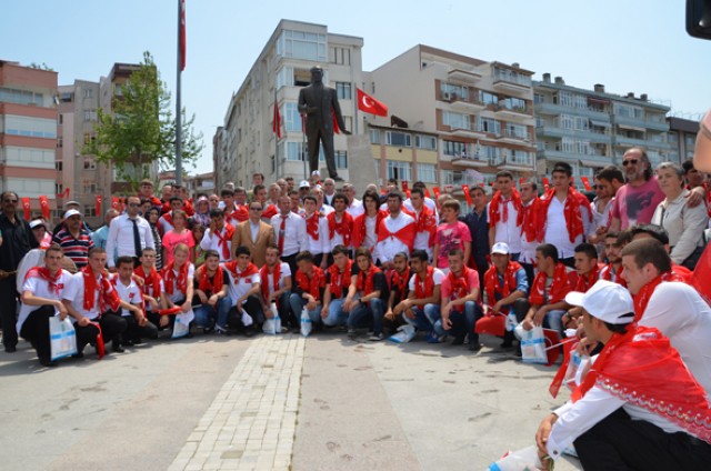 Mehmetçiklere, belediyeden muhteşem uğurlama