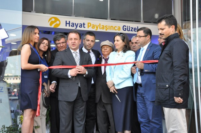 Yükselen İletişim’den muhteşem açılış