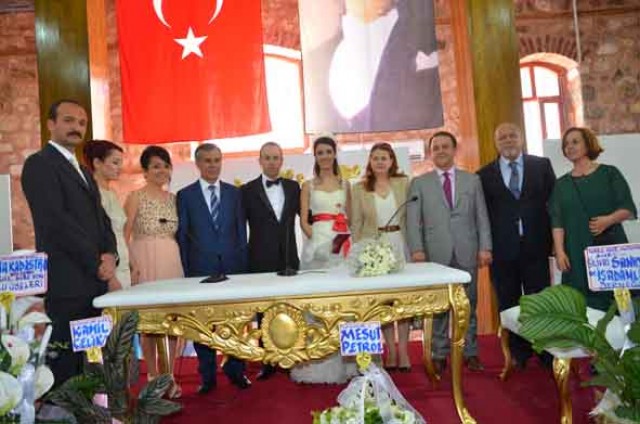 Has, kızını evlendirdi