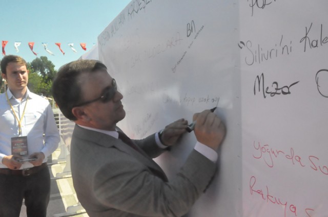 CHP’den “Gençlik duvarı” etkinliği