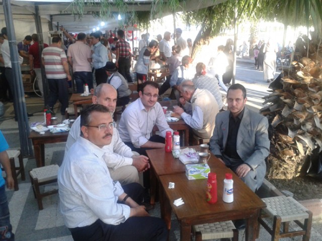 Hamdemirci, yardım derneği kermesini gezdi