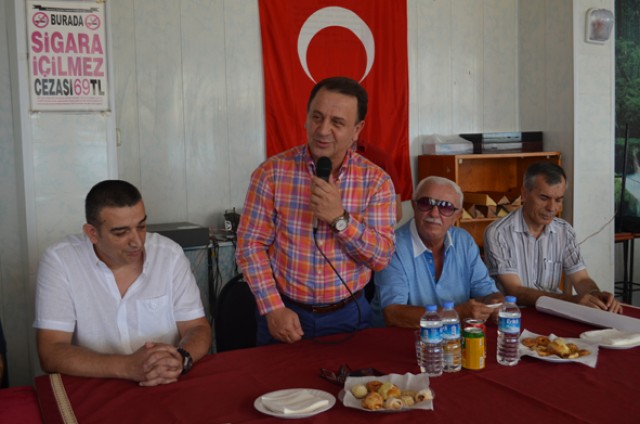 Işıklar, site sakinleriyle dertleşti