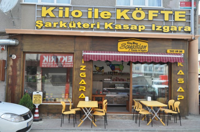 Her damak tadına;  CızBız Soyaslan Köfte ve Sucuk Evi