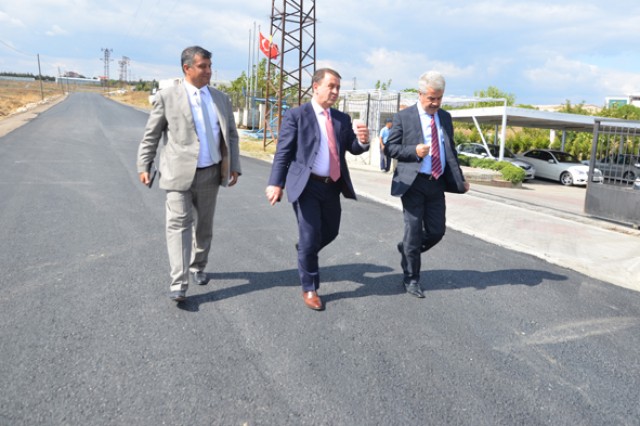 Sanayi Bölgesine asfalt takviyesi