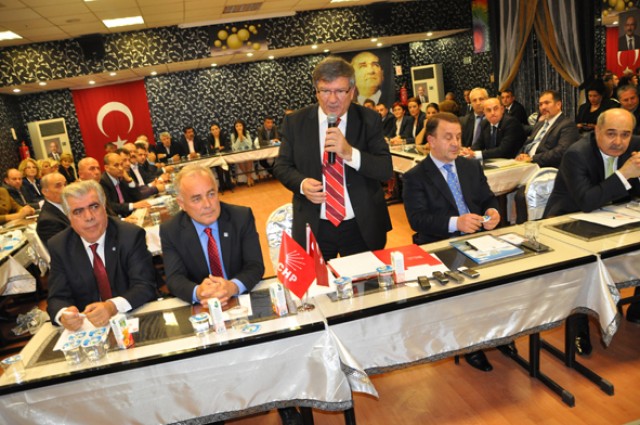 Eteklerindeki taşları döktüler