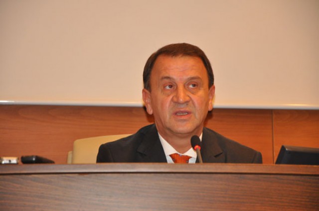 Işıklar: Siyaseti temizliyoruz