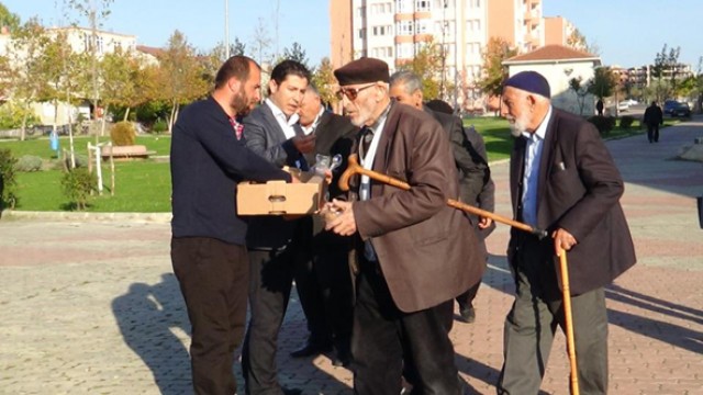 Emrah Maşalacı’dan geleneksel aşure ikramı