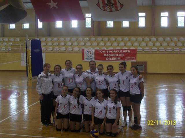 Silivri voleybolda kazanmaya devam