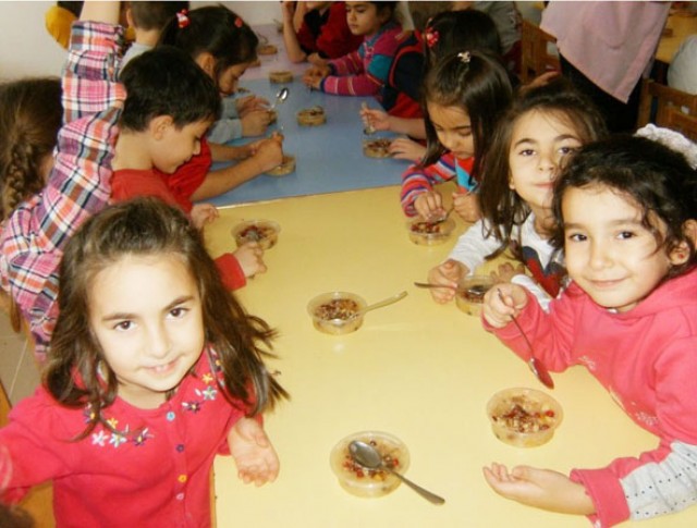 Yıldızlar’ın aşureleri afiyetle yendi