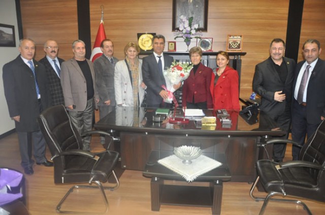 CHP öğretmenleri yalnız bırakmadı