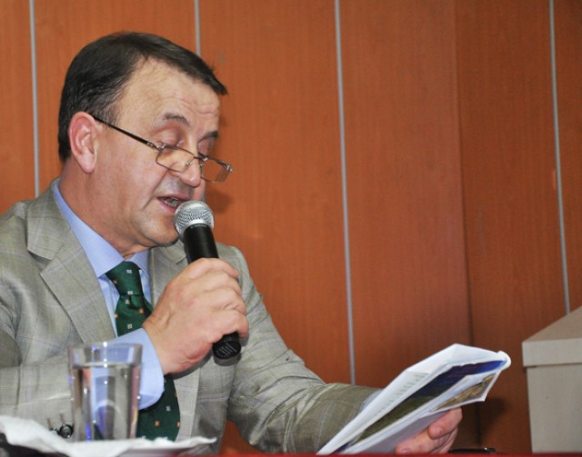 Başkan Işıklar, öğrencilerle kitap okudu