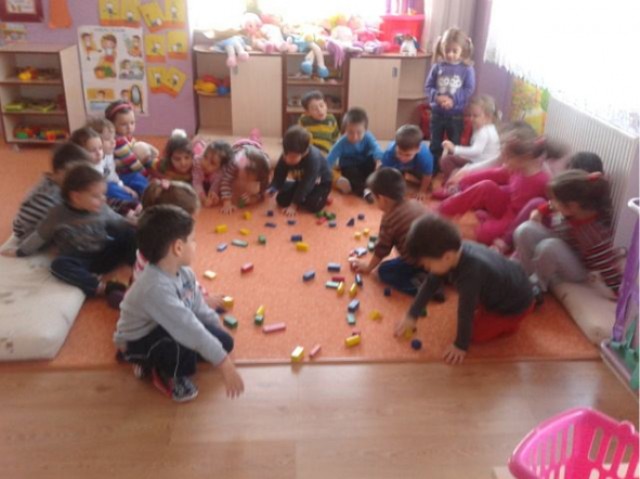 Baldöktü minikleri kardeşliği öğrendi