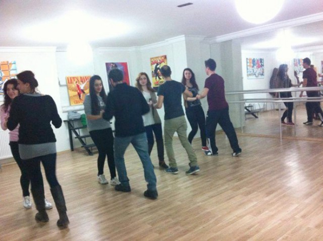 Silivri’de Çarşambaları salsa zamanı