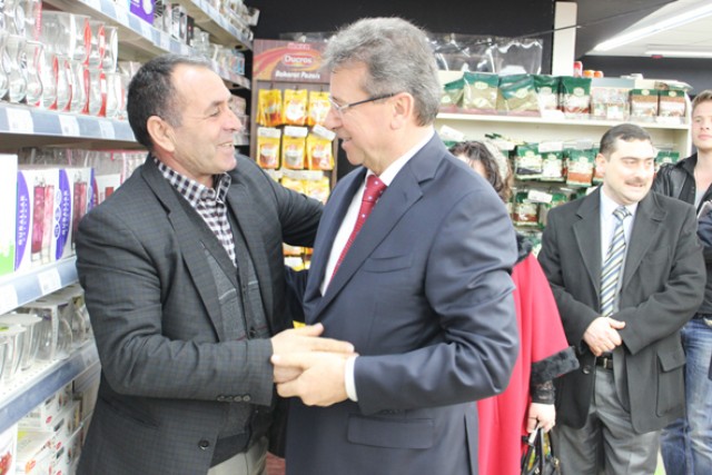 Sert’in esnafla kaynaşması