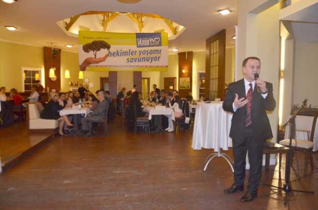 Işıklar: Sizlerin insana baktığı gibi, biz de bu şehre bakıyoruz