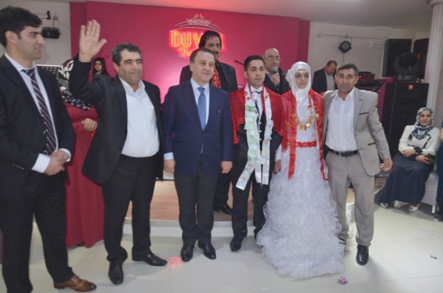 Işıklar, Çaşa çiftini  yalnız bırakmadı