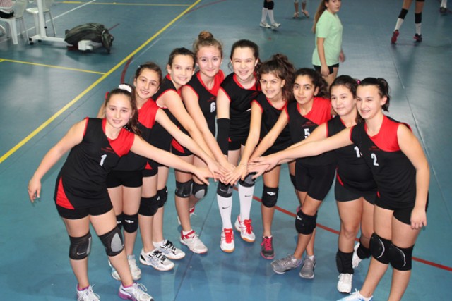 Voleybola Varnalı damgası