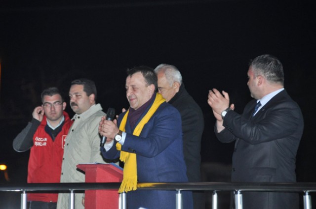 Işıklar: Arazileri peşkeş  çekmeyi hizmet sanıyorlar