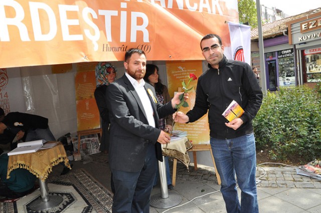 İmam-Hatipliler Kutlu Doğum çadırı kurdu