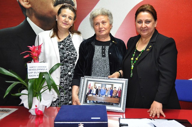 CHP’den Şenöz’e plaket