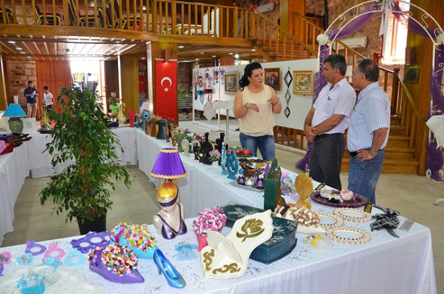 “El Sanatları Perisi” sergisi açıldı