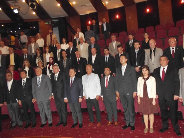 CHP Cumhurbaşkanı adayını arıyor