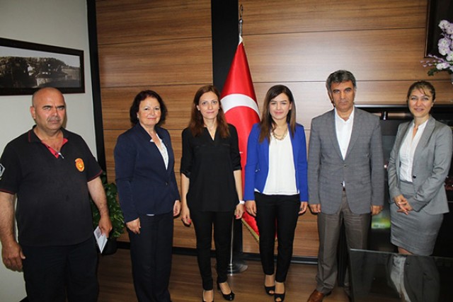 Çilli’den köy okullarına destek sürüyor