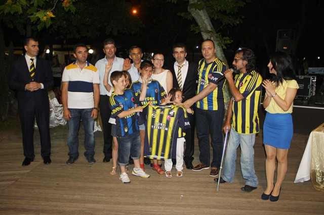 Fenerbahçeliler şampiyonluğu kutladı